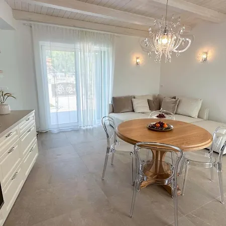 Apartment Ca' S Lorenz - A Luxury 100m2 In A Chic Vineyard Dobrovo