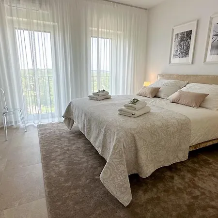 Ca' S Lorenz - A Luxury 100m2 In A Chic Vineyard Apartment Dobrovo