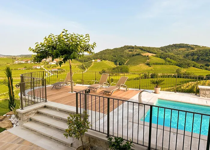 Ca' S Lorenz - A Luxury 100m2 In A Chic Vineyard Dobrovo